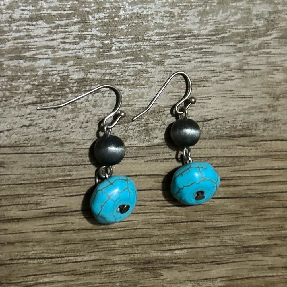 Faux Navajo pearl and faux turquoise beaded earrings